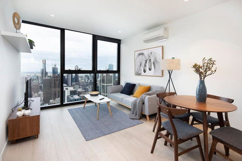 EQ Tower Modern Apartments Melbourne Central CBD - Tourism Search 0