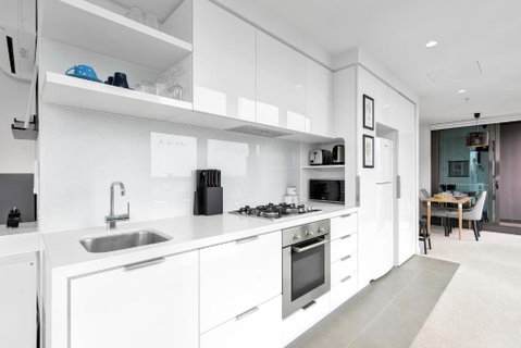 EPORO Tower Modern Apartments Melbourne Central CBD - Tourism Search 3