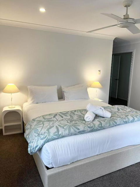 Family Retreat In Burleigh - Tourism Search 1