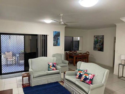 Georgina Townhouse - Tourism Search 4