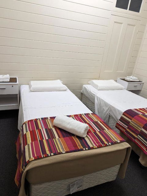 GRAND CENTRAL HOTEL PROSERPINE - Tourism Search 4