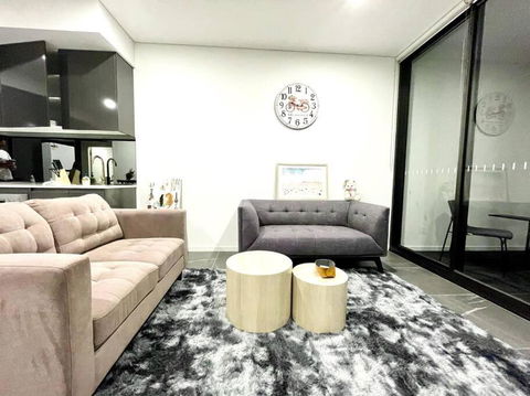 GREEN Skyline View2BR Close To Easter Show - Tourism Search 0