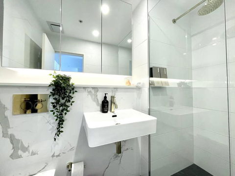GREEN Skyline View2BR Close To Easter Show - Tourism Search 1
