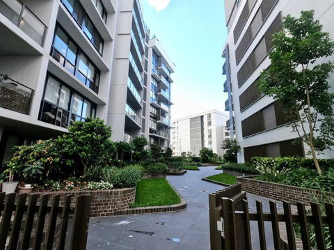 GREEN Skyline View2BR Close To Easter Show - Tourism Search 3