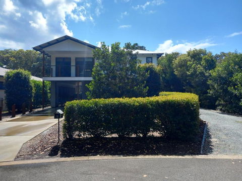 Ibis 9 House - Tourism Search 1