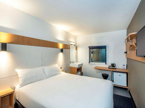 Ibis Budget - Enfield - Tourism Search 3