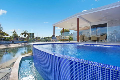INCREDIBLE VALUE - Perfect For Large Families - Tourism Search 0