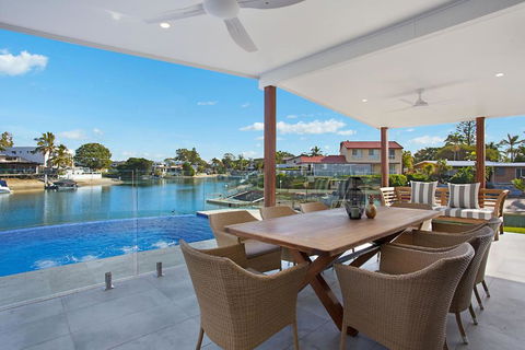 INCREDIBLE VALUE - Perfect For Large Families - Tourism Search 1