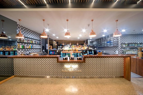 Airlie Beach Hotel - Tourism Search 2