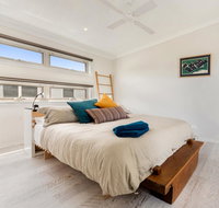 Alice's Palace 2-minute walk to lifeguard patrolled surf beach - Tourism Search