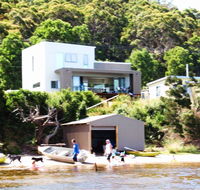 Amazing Ansons Bay Absolute Waterfront Beach House - Tourism Search