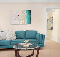 Art Deco apartment steps from harbour and beach - Tourism Search