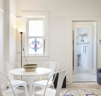 Art Deco Oasis Minutes From the City - Tourism Search