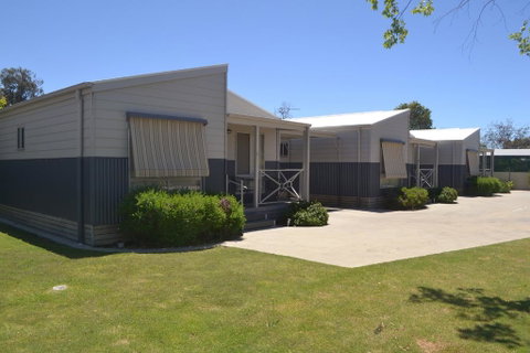 Ashleigh Court Motor Inn - Tourism Search 1