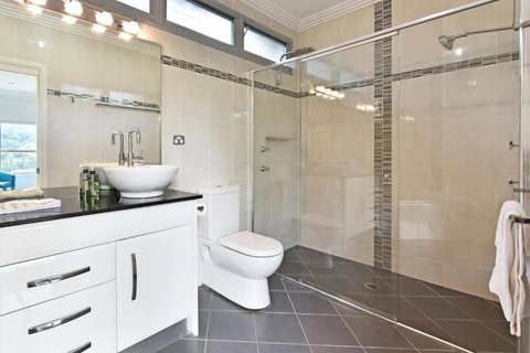 Luxury Mandalong Mansion With Pool & Spa - Tourism Search 3