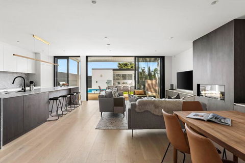 Luxury NEW 5BDRM Oasis With Heated Pool - Tourism Search 1