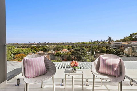 Luxury NEW 5BDRM Oasis With Heated Pool - Tourism Search 2