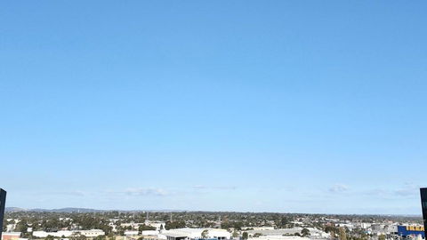 M-city Apartment - Executive Twin King Ensuites - Fully Equipped - Free Parking, Fast Wifi, Smart TV, Netflix, Complementary Drinks & Amenities - M-city Shopping Centre Clayton 3168 - Tourism Search 1