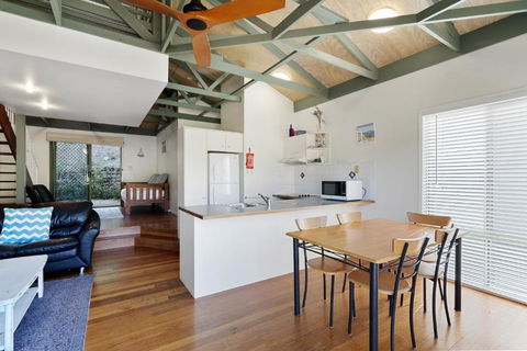 MAIN STAY - 100m To Patrolled Beach, Pool, Wifi, Close To Cafes - Tourism Search 3