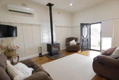 Manor Cottage - Tourism Search 0