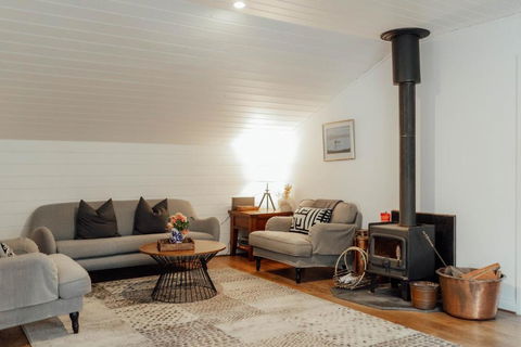MARYBANK ESTATE - BARN LOFT - Tourism Search 0