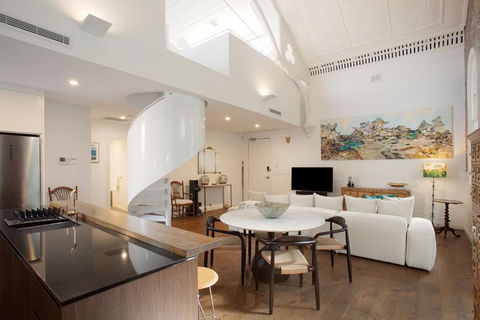 Mezzanine Magic, Bondi Junction - Tourism Search 1