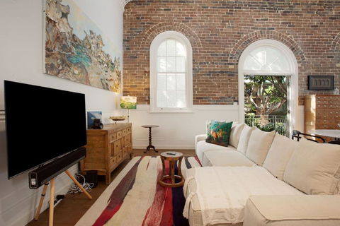 Mezzanine Magic, Bondi Junction - Tourism Search 2