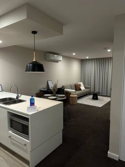 Modern Griffith Apartment - Tourism Search 1