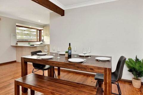 NEW PropertyBreezy Bayside Haven At Brightwaters - Tourism Search 3