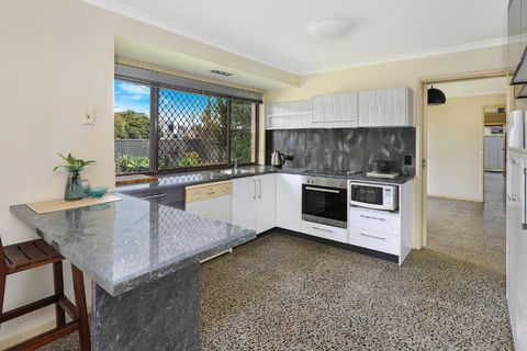 NAROO7- PRIME, CENTRE OF MOOLOOLABA LOCATION - Tourism Search 1