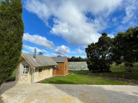 NEST- Luxury Vineyard Accommodation - Tourism Search 3