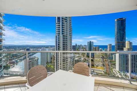 NEW Chevron Ocean Views Central Surfers. - Tourism Search 1