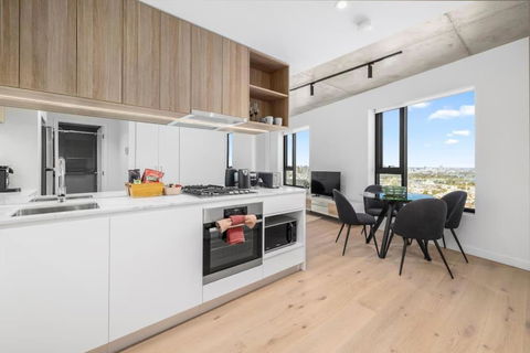 NEW Chic Stature Southbank 2 Bd - Tourism Search 0