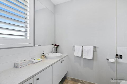 NEW HAVEN - Garden View Balcony - Tourism Search 1