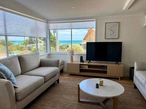 NEW Magpie Sands - 3 Bedroom Home - Downstairs Only, 1 Min Walk To Aldinga Beach - Tourism Search 2