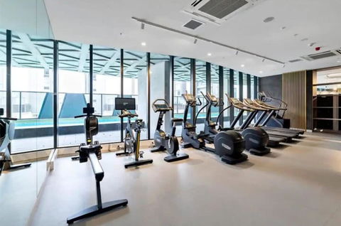 NEW Skyline View Luxury Apt Homey Heart Of ADL - Tourism Search 2