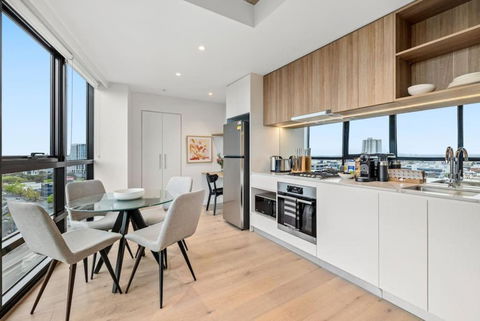 NEW Spectacular Views Southbank - Tourism Search 1