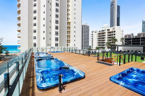 NEW Stunning Central Surfers Studio Apartment. - Tourism Search 2