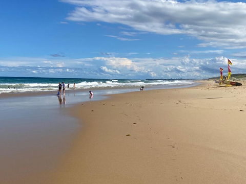 NEW Upmarket OCEAN 3Bed 2Bath Unit - 250m 2 BUDDINA BEACH! - Tourism Search 1