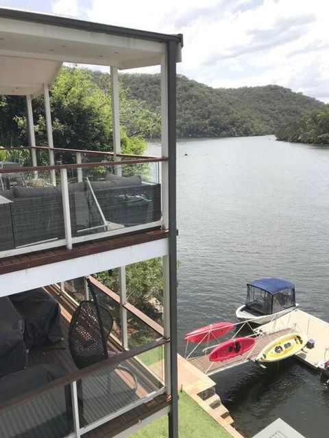 NINE At Berowra Waters, Luxury Waterfront With Hot Tub - Tourism Search 3