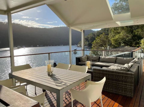 NINE At Berowra Waters, Luxury Waterfront With Hot Tub - Tourism Search 1