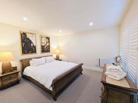 ONE Luxury Apartment - Tourism Search 2