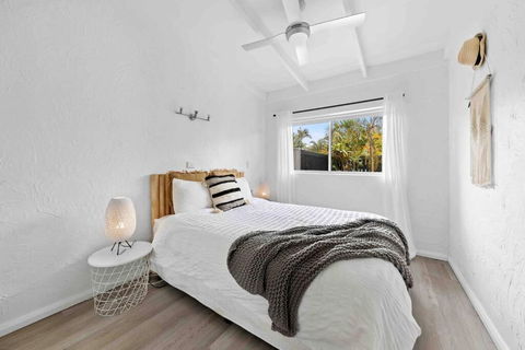 PA1,Great Holiday In Sunshine Beach With Your Pets - Tourism Search 3