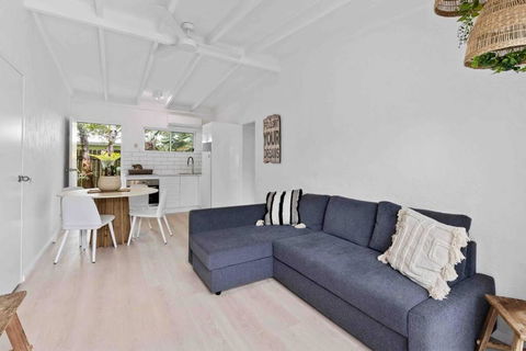 PA2 Stunning Sunshine Beach Apt Pets Welcome - Tourism Search 0