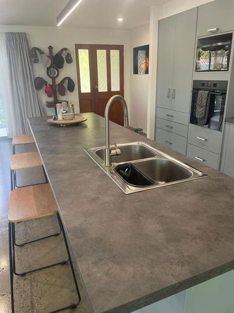 Pandanus Paradise. Newly Renovated 4 Bedroom Home - Tourism Search 3