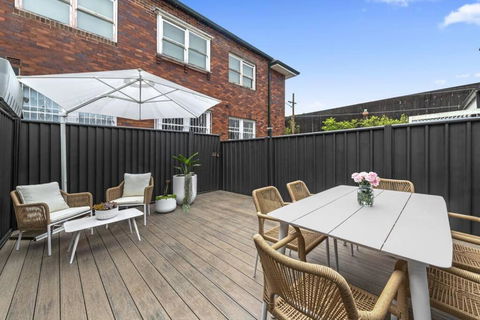 Peaceful 2 Bedroom With Private Backyard And BBQ - Tourism Search 0