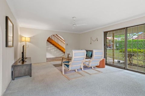 Peaceful 4BR At Sunnybank CBD With 2Parking Yard And Mall - Tourism Search 2