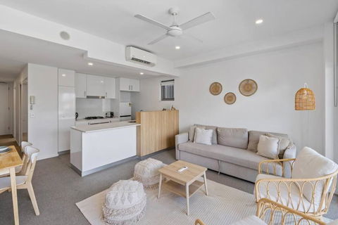 Peaceful One Bedroom Residence With Parking - Tourism Search 1