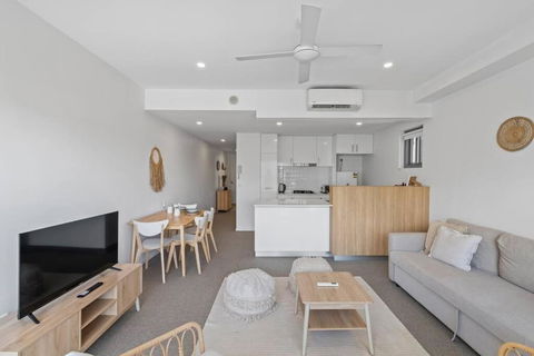 Peaceful One Bedroom Residence With Parking - Tourism Search 3