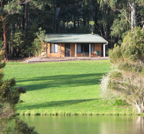 Pemberton Lake View Chalets - Tourism Search 0